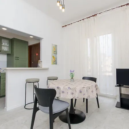 Levanda בית הארחה 3*